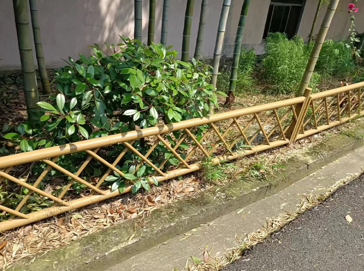 不锈钢防护护栏在众多领域中得到了广泛应用